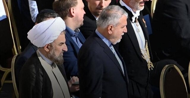 صالحی امیری پیام رئیس‌ جمهور را به پاپ تقدیم کرد